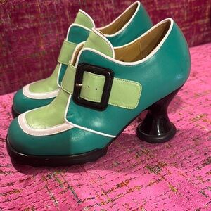 Fluevog Lolly Mini contrast buckle heels sz 6 EUC worn 1 time